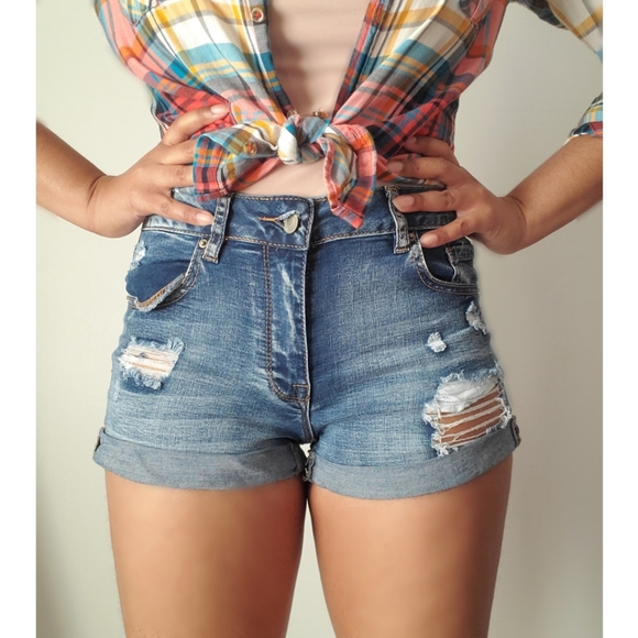 Mid-rise denim Shorts, Size 3 - Picture 1 of 6